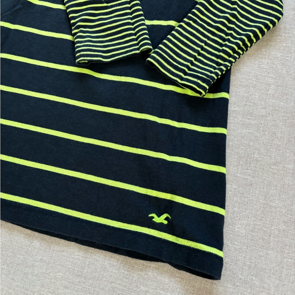 Hollister blue & green striped 3/4 sleeve top. - Picture 4 of 7